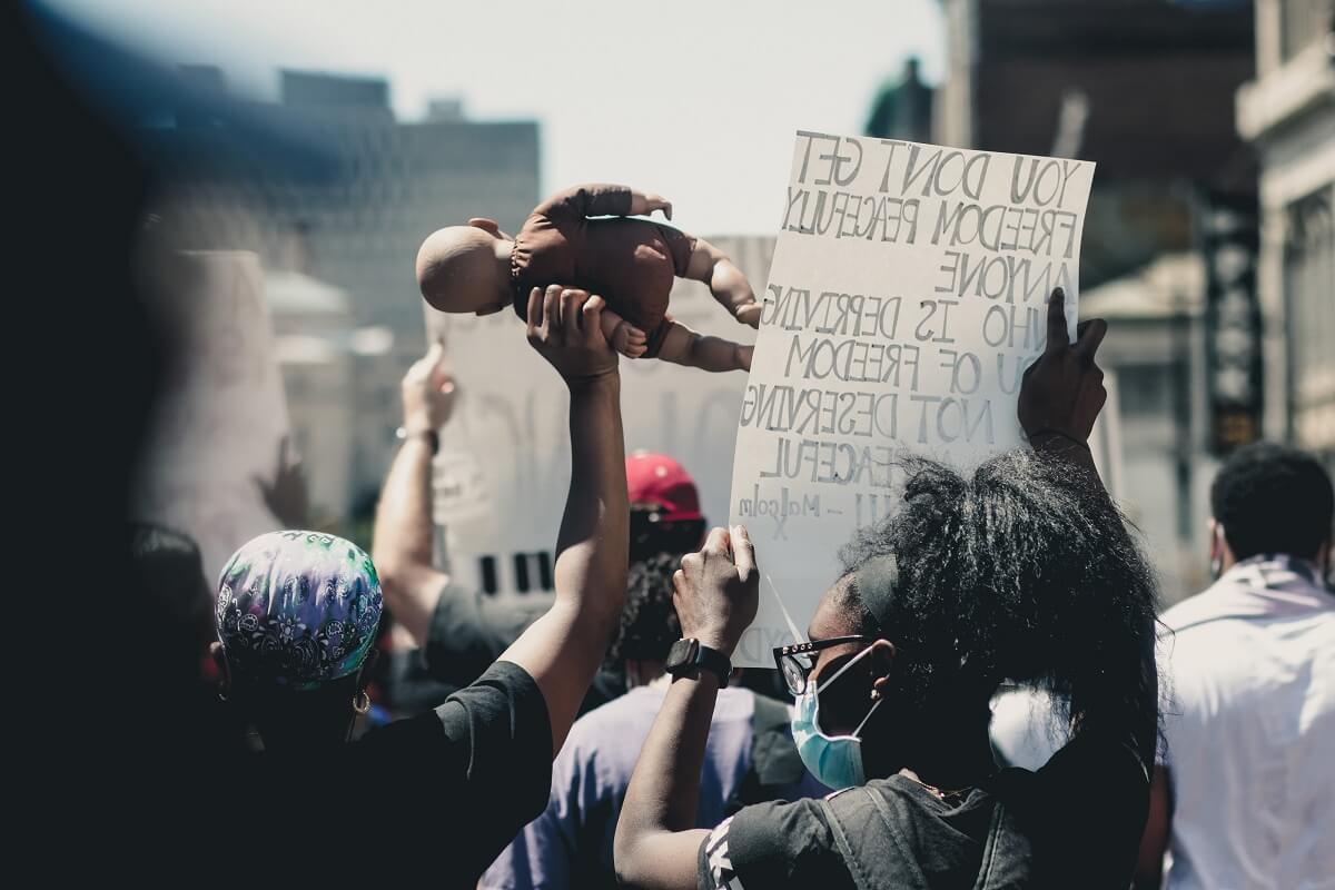 Demonstrations against inequality تظاهرات بر علیه نا برابری